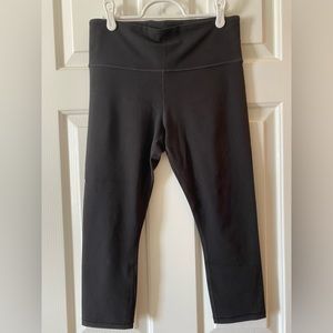 Athleta Elation Capri Black Medium Excellent condition